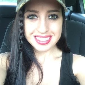 Meet your Posher, Brittany